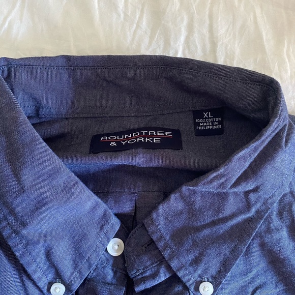 Button down - Picture 2 of 2